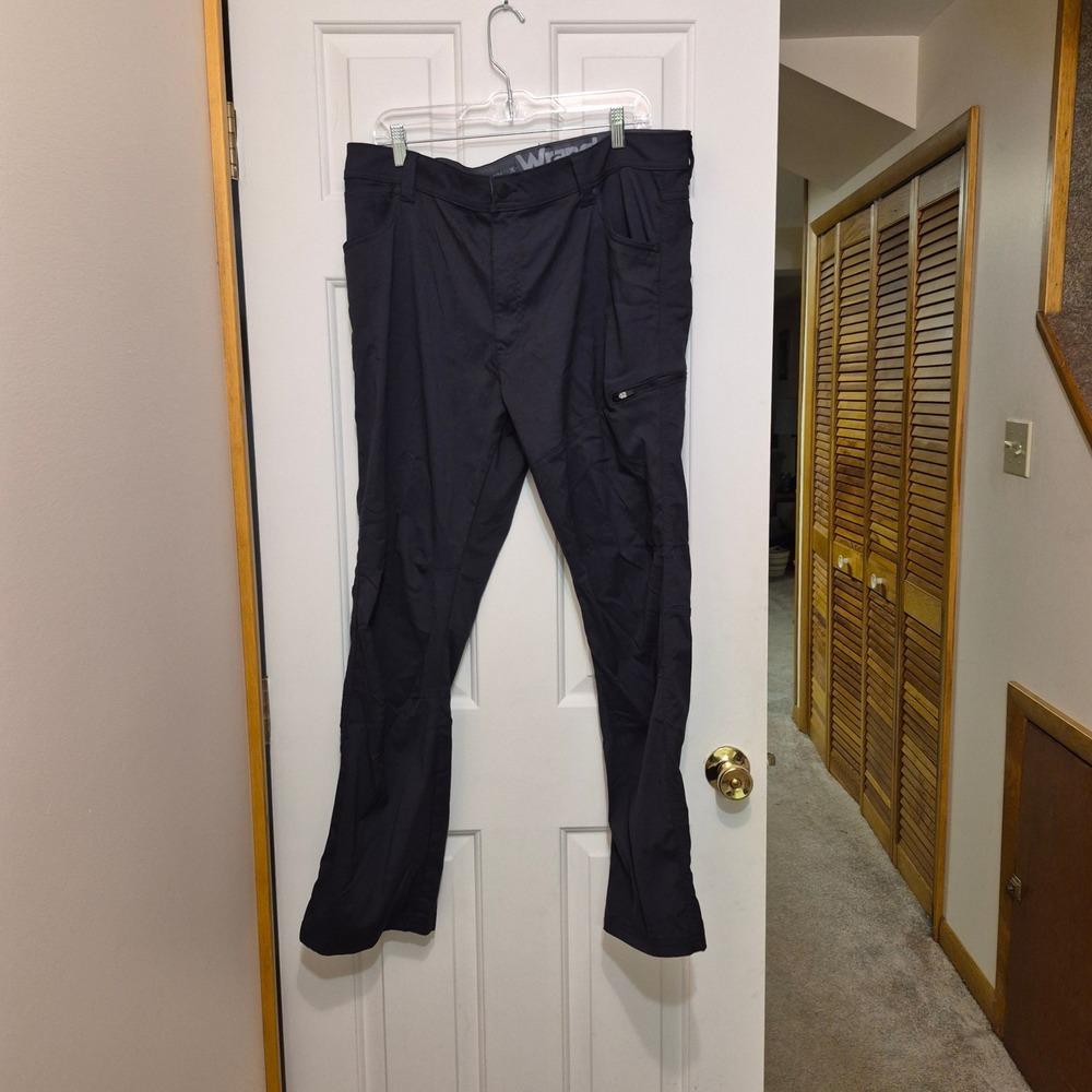 Wrangler ATG All Terrain Gear Mens Black Synthetic Utility Hiking Pants 38x30